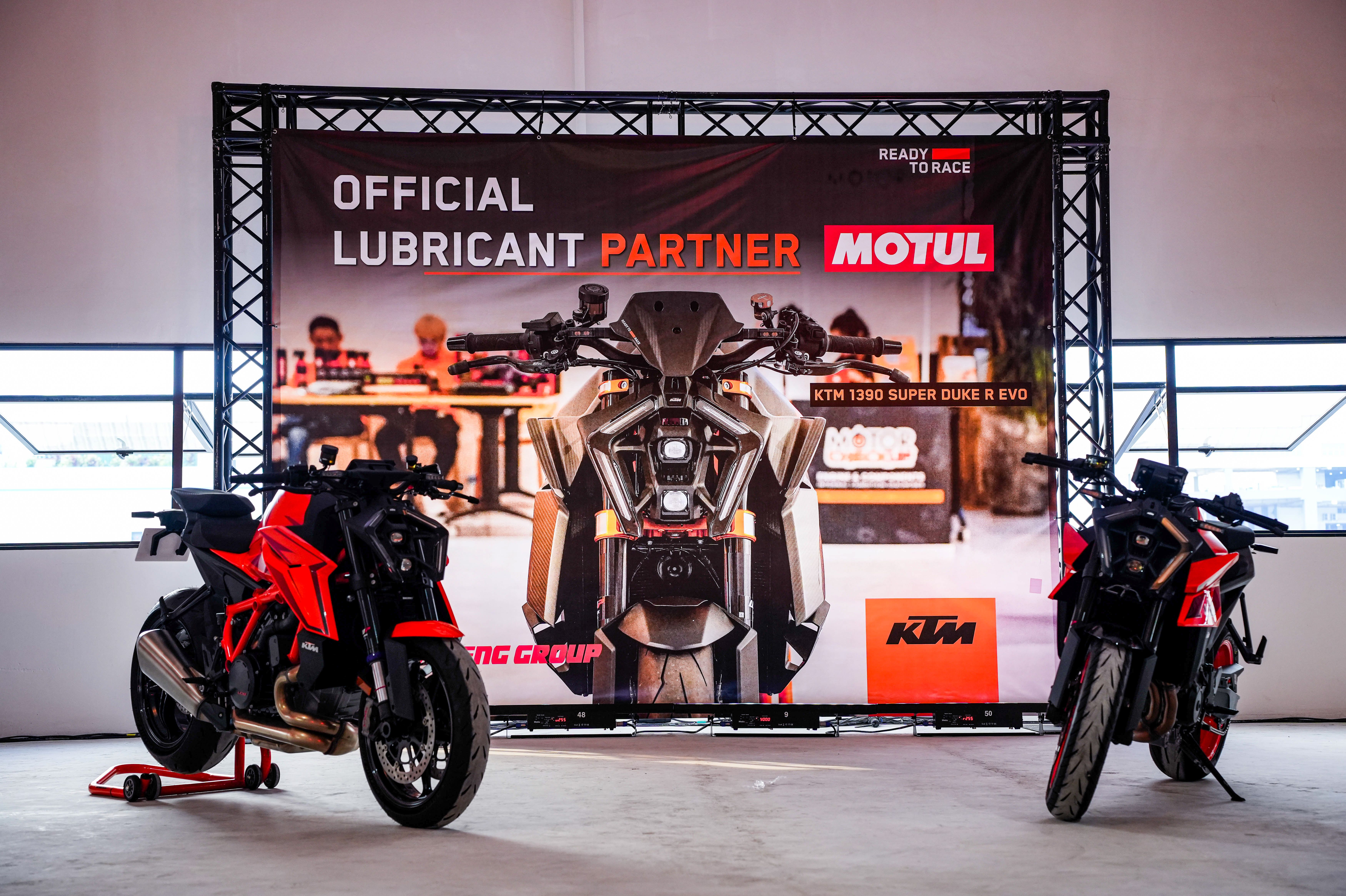 Motul Asia Pacific becomes the official lubricant partner of KTM Singapore.jpg